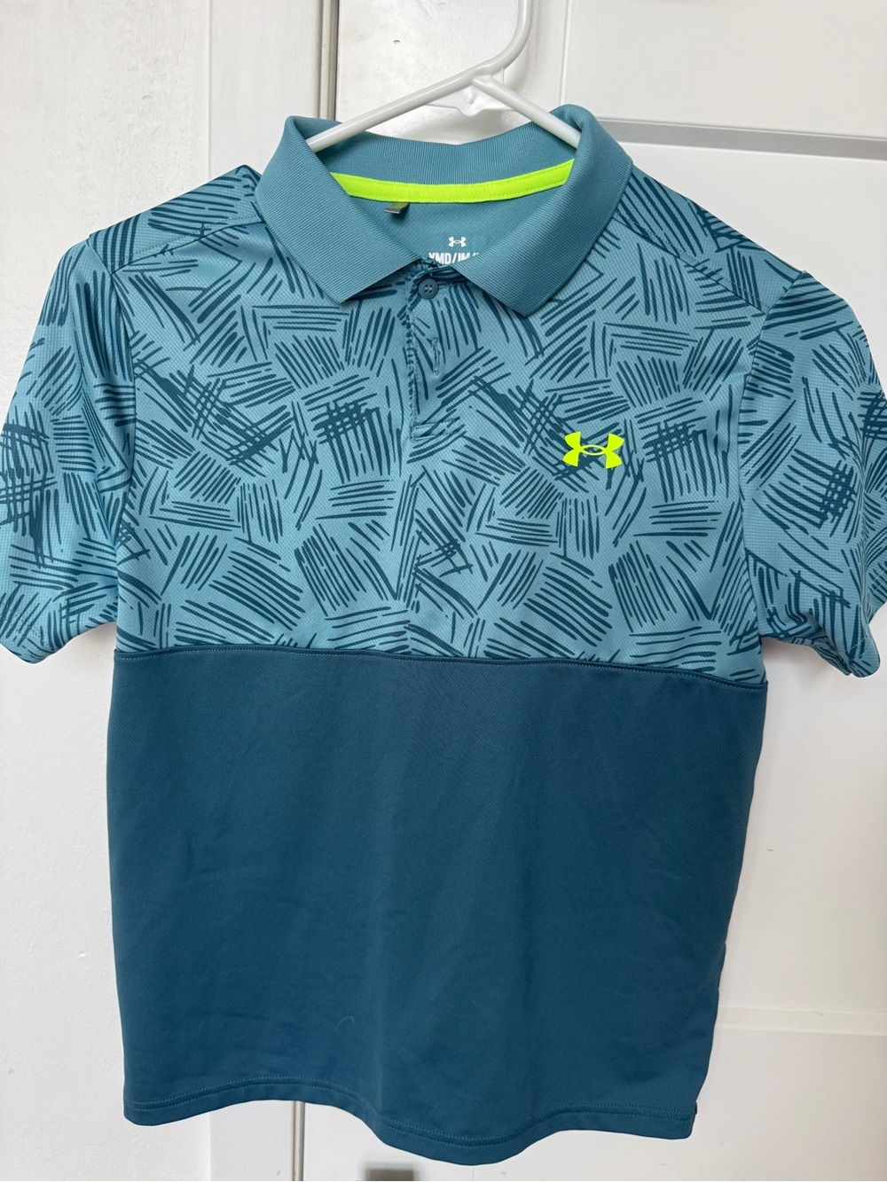 Under Armour Boys golf polo size medium
